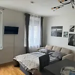 Berlin Apartment Genthiner 1