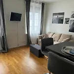 Berlin Apartment Genthiner 1